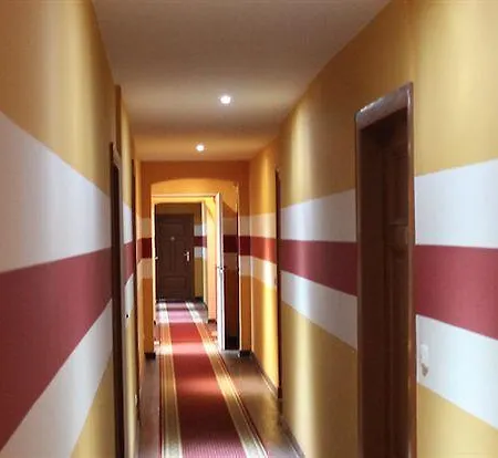 Otel Adlernest Berlin
